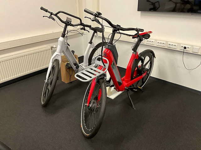 Amslod elektrische fiets demomodel (2x) - afbeelding 1 van  6