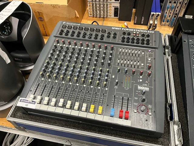 Analoge mengtafel - soundcraft - spirit powerstation 600 - afbeelding 1 van  6