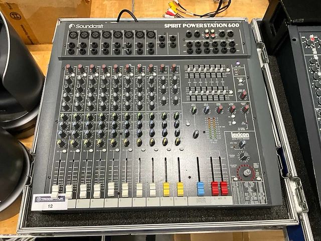 Analoge mengtafel - soundcraft - spirit powerstation 600 - afbeelding 4 van  6