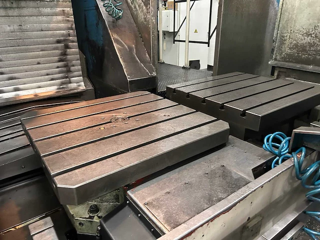 Anayak - fbz-hv-2500 - cnc freesmachine - 1997 - afbeelding 13 van  15