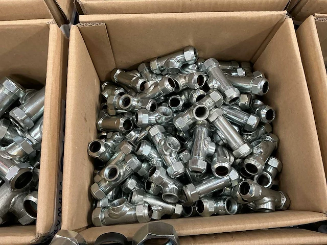 Anbo partij verzinkte knelkoppelingen; circa 850 stuks - afbeelding 2 van  15
