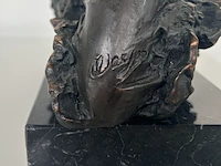 André paor, bronzen sculptuur van een jonge vrouw met marmeren sokkel (los). gesigneerd a.d. voorzijde rechts-onder - afbeelding 8 van  11