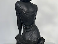 André paor, bronzen sculptuur van een jonge vrouw met marmeren sokkel (los). gesigneerd a.d. voorzijde rechts-onder - afbeelding 9 van  11