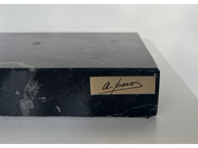 André paor, bronzen sculptuur van een jonge vrouw met marmeren sokkel (los). gesigneerd a.d. voorzijde rechts-onder - afbeelding 11 van  11