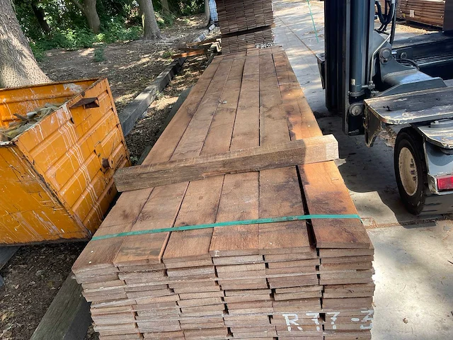 Angelim beschoeiingsplanken fijnbezaagd 3500-5500x150x20mm (156x) - afbeelding 1 van  3