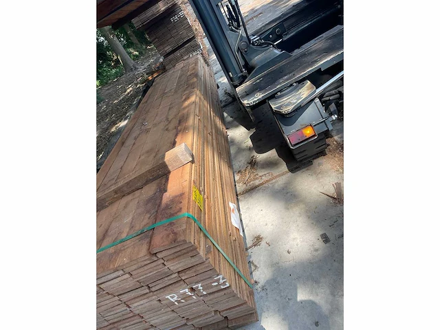 Angelim beschoeiingsplanken fijnbezaagd 3500-5500x150x20mm (156x) - afbeelding 2 van  3