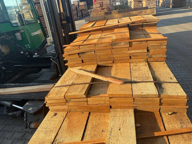 Angelim pedra beschoeiingsplanken 1500-3000x150x20mm (150x) - afbeelding 1 van  3