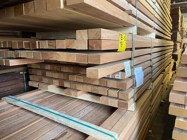Angelim pedra hardhouten regels geschaafd 45x68mm, lengte 305-365cm (108x) - afbeelding 3 van  3