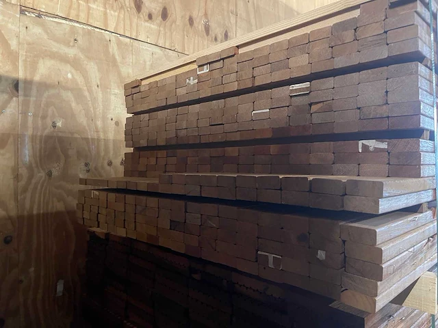 Angelim pedra latten geschaafd 2150-2450x45x20mm (181x) - afbeelding 3 van  3