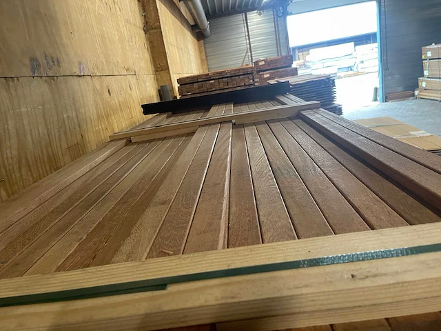 Angelim pedra latten geschaafd 2450-2750x45x20mm (190x) - afbeelding 1 van  3