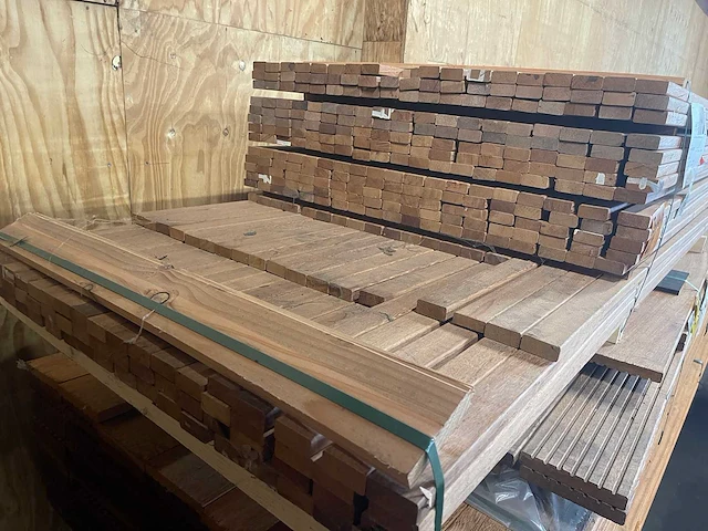 Angelim pedra latten geschaafd 4300-6100x45x20mm (342x) - afbeelding 3 van  3