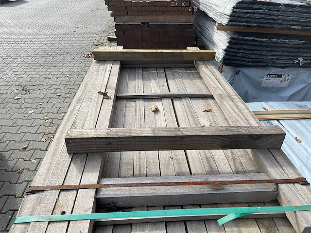 Angelim pedra palen fijnbezaagd 1850-2150x52x52mm (176x) - afbeelding 1 van  3