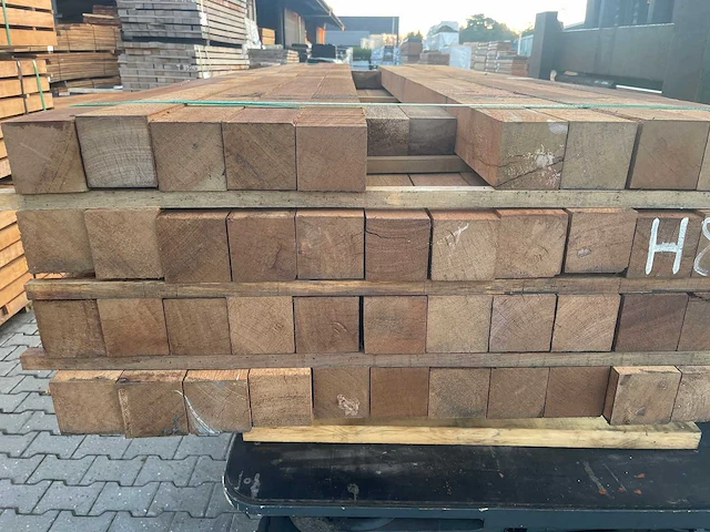 Angelim pedra palen fijnbezaagd 2500-3000x78x78mm (46x) - afbeelding 3 van  3