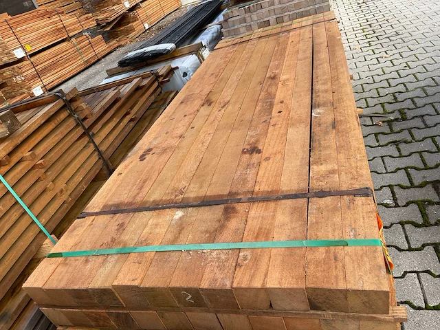 Angelim pedra palen fijnbezaagd 2500x78x78mm (36x) - afbeelding 1 van  3