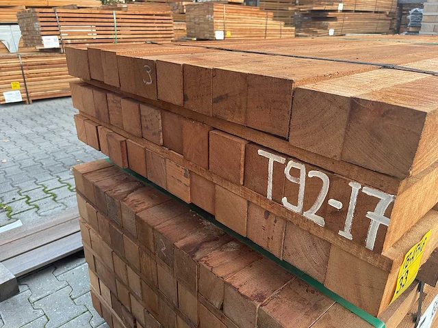 Angelim pedra palen fijnbezaagd 2500x78x78mm (36x) - afbeelding 3 van  3