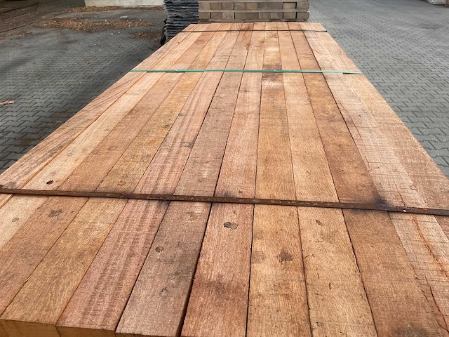 Angelim pedra palen fijnbezaagd 2500x78x78mm (36x) - afbeelding 1 van  3