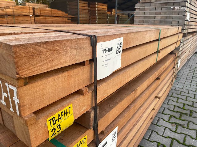 Angelim pedra palen fijnbezaagd 2500x78x78mm (36x) - afbeelding 2 van  3