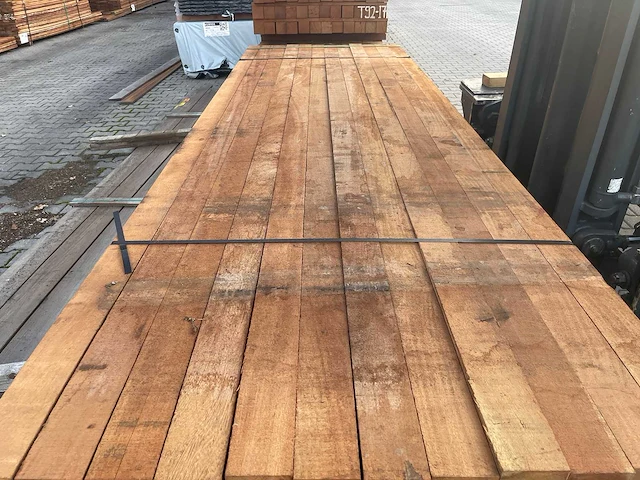 Angelim pedra palen fijnbezaagd 3000x78x78mm (84x) - afbeelding 1 van  3