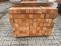 Angelim pedra palen fijnbezaagd 3000x78x78mm (84x) - afbeelding 3 van  3