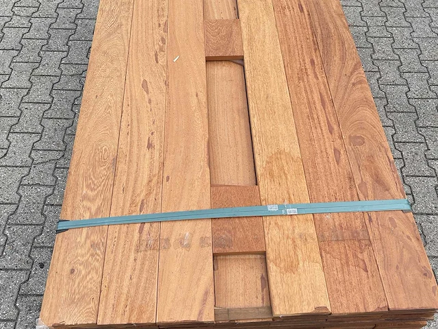 Angelim pedra planken geschaafd 3400x145x21mm (56x) - afbeelding 1 van  4