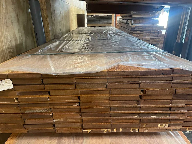 Angelim pedra planken geschaafd 3700x145x21mm (77x) - afbeelding 1 van  2