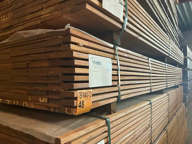 Angelim pedra planken geschaafd 3700x145x21mm (77x) - afbeelding 2 van  2