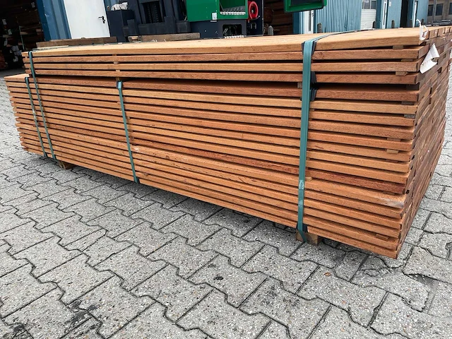 Angelim pedra planken geschaafd 3700x145x21mm (77x) - afbeelding 2 van  4