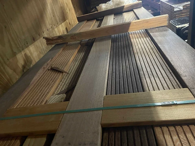 Angelim pedra vlonderplanken 2750x143x21mm (65x) - afbeelding 1 van  3