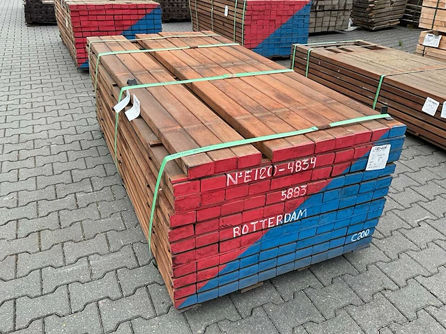 Angelim vermelho hardhout balk (2000x90x45mm) (120x) - afbeelding 1 van  4
