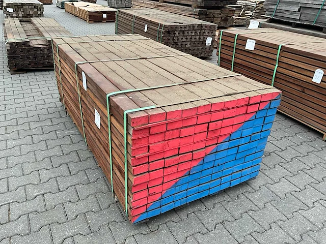Angelim vermelho hardhout balk (2000x90x45mm) (132x) - afbeelding 1 van  4