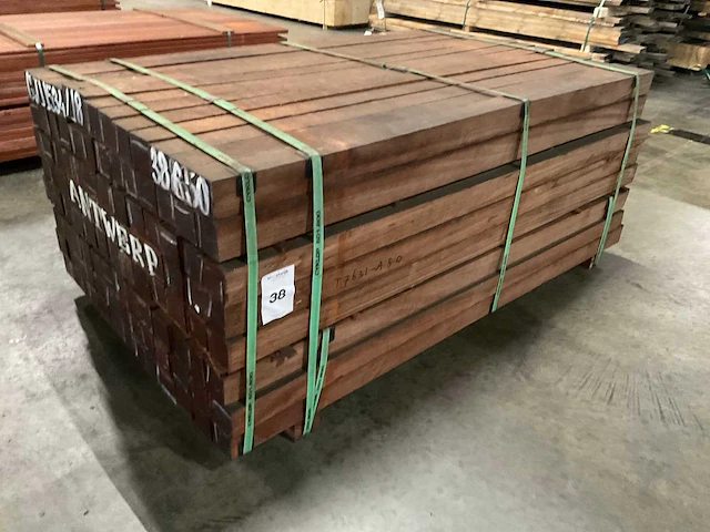 Angelim vermelho palen 70x70 mm (104x) - afbeelding 1 van  5