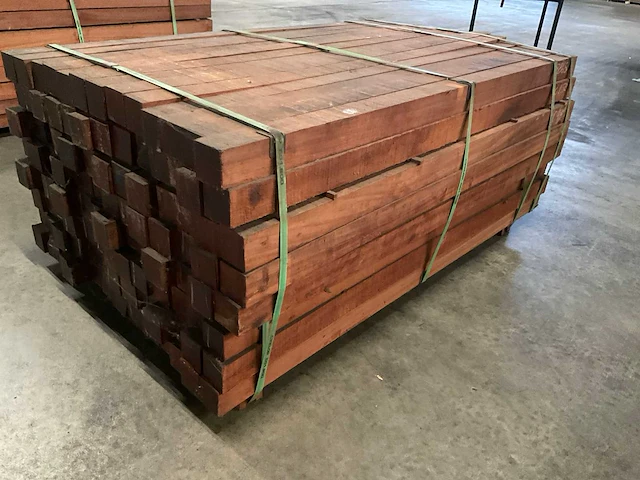 Angelim vermelho palen 70x70 mm (104x) - afbeelding 3 van  5