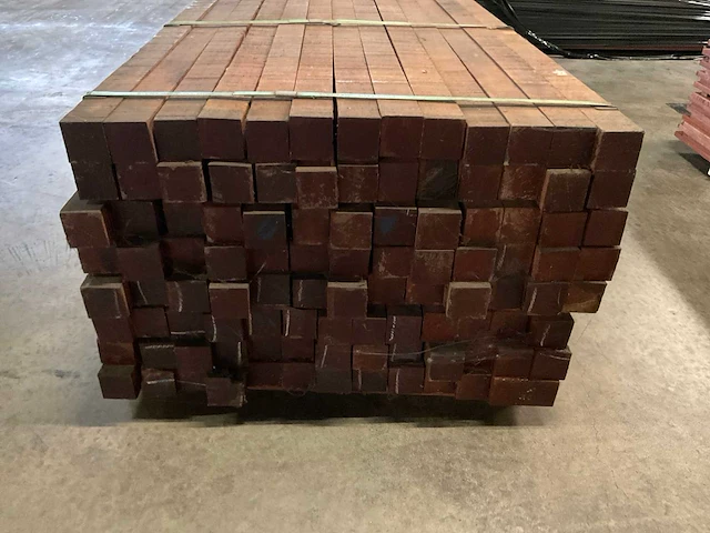Angelim vermelho palen 70x70 mm (104x) - afbeelding 4 van  5