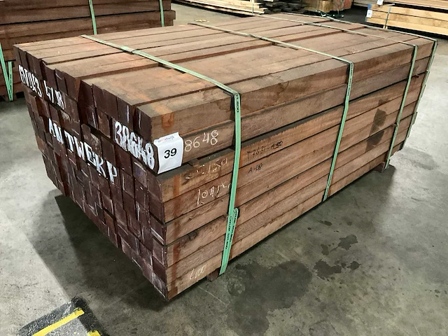 Angelim vermelho palen 70x70 mm (104x) - afbeelding 1 van  5