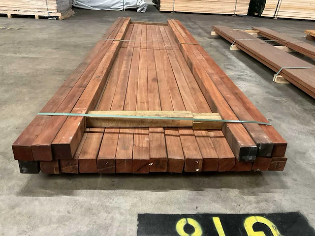 Angelim vermelho palen geschaafd 68x68 mm (21x) - afbeelding 2 van  6