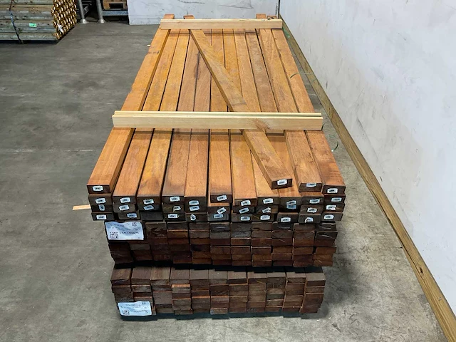 Angelim vermelho regel geschaafd 250x9x4,5 cm (25x) - afbeelding 4 van  7