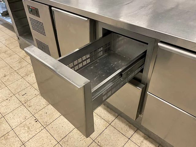 Angelo po - 6mb4-opro - rvs spoeltafel met koelwerkbank en warmhoudkast - afbeelding 8 van  15