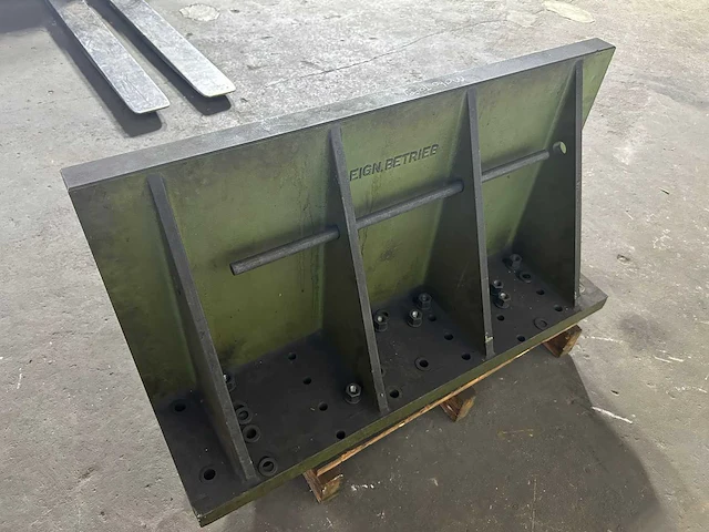 Angle clamping table with t-slot - afbeelding 3 van  4