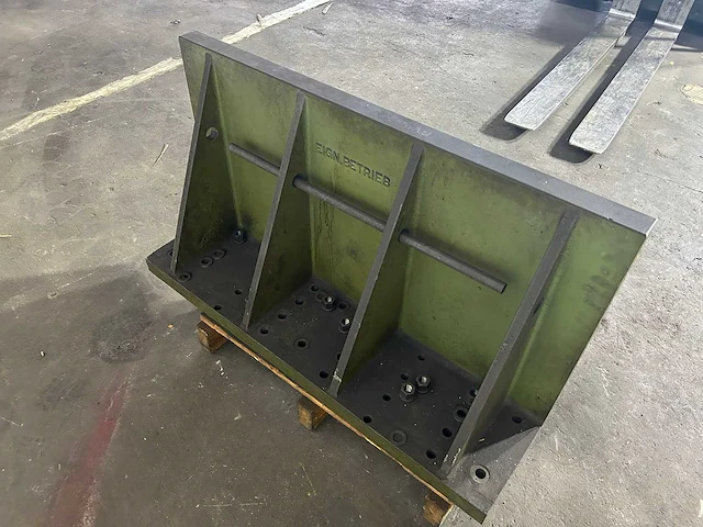 Angle clamping table with t-slot - afbeelding 4 van  4