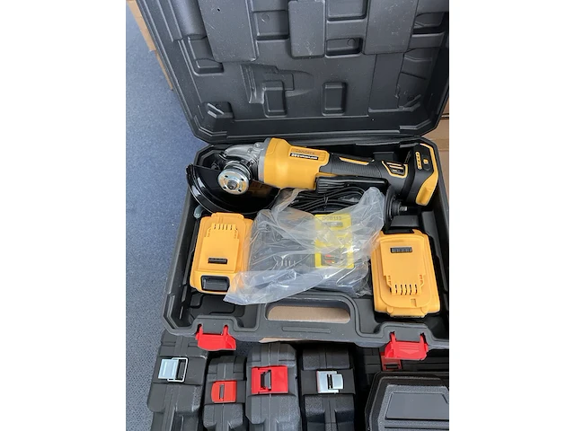 Angle grinder slijptol 125mm sanderz, 2x 18v 4ah, geel dwlt lijn, bouwjaar 2025 - afbeelding 1 van  2