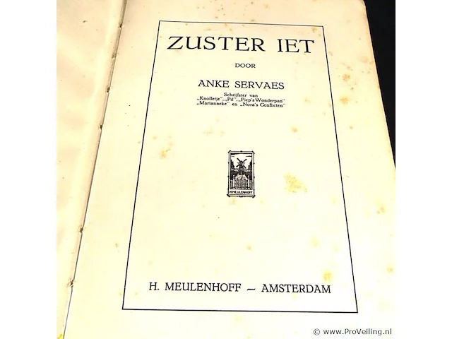 Anke servaes. zuster iet - afbeelding 2 van  5