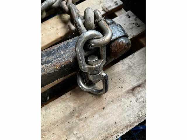 Ankerlier met ketting en anker - afbeelding 8 van  8
