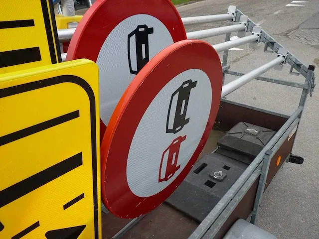 Anssems verkeersbordenwagen - afbeelding 4 van  10