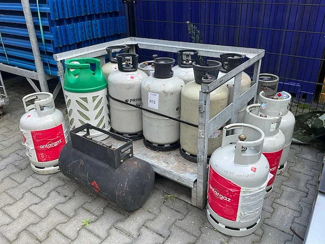 Antargaz / primagaz gasflessen (16x) - afbeelding 1 van  4