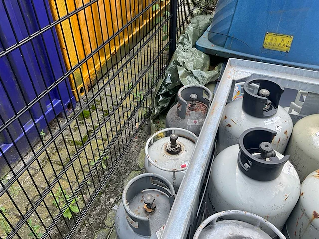 Antargaz / primagaz gasflessen (16x) - afbeelding 4 van  4
