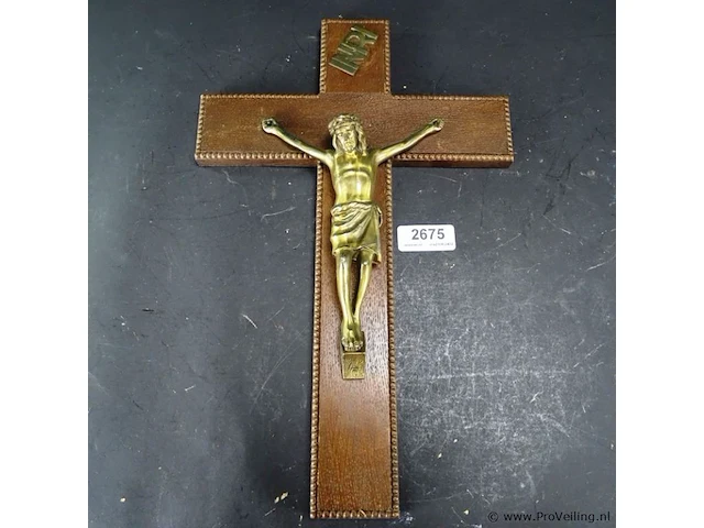 Antiek crucifix met bronzen corpus - afbeelding 1 van  5