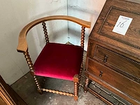 Antiek dressoir met stoel - afbeelding 6 van  6