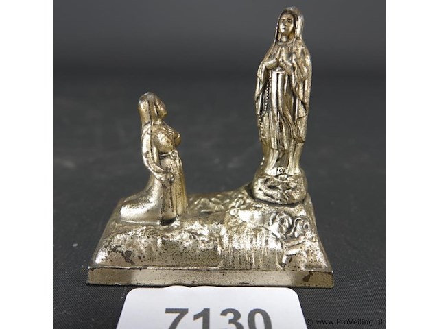 Antiek gegoten religieus beeld - afbeelding 1 van  3