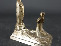 Antiek gegoten religieus beeld - afbeelding 2 van  3