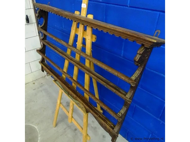Antiek gesneden houten bordenrek - afbeelding 3 van  5